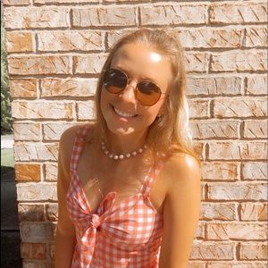 Meet your Posher, Olivia